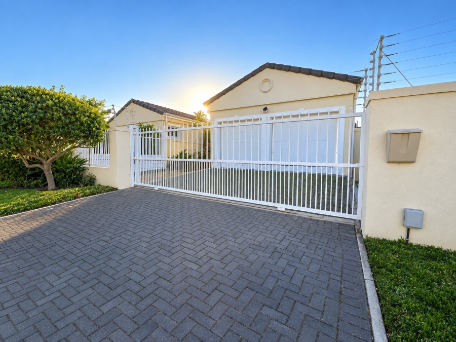 To Let 3 Bedroom Property for Rent in Sunningdale Western Cape